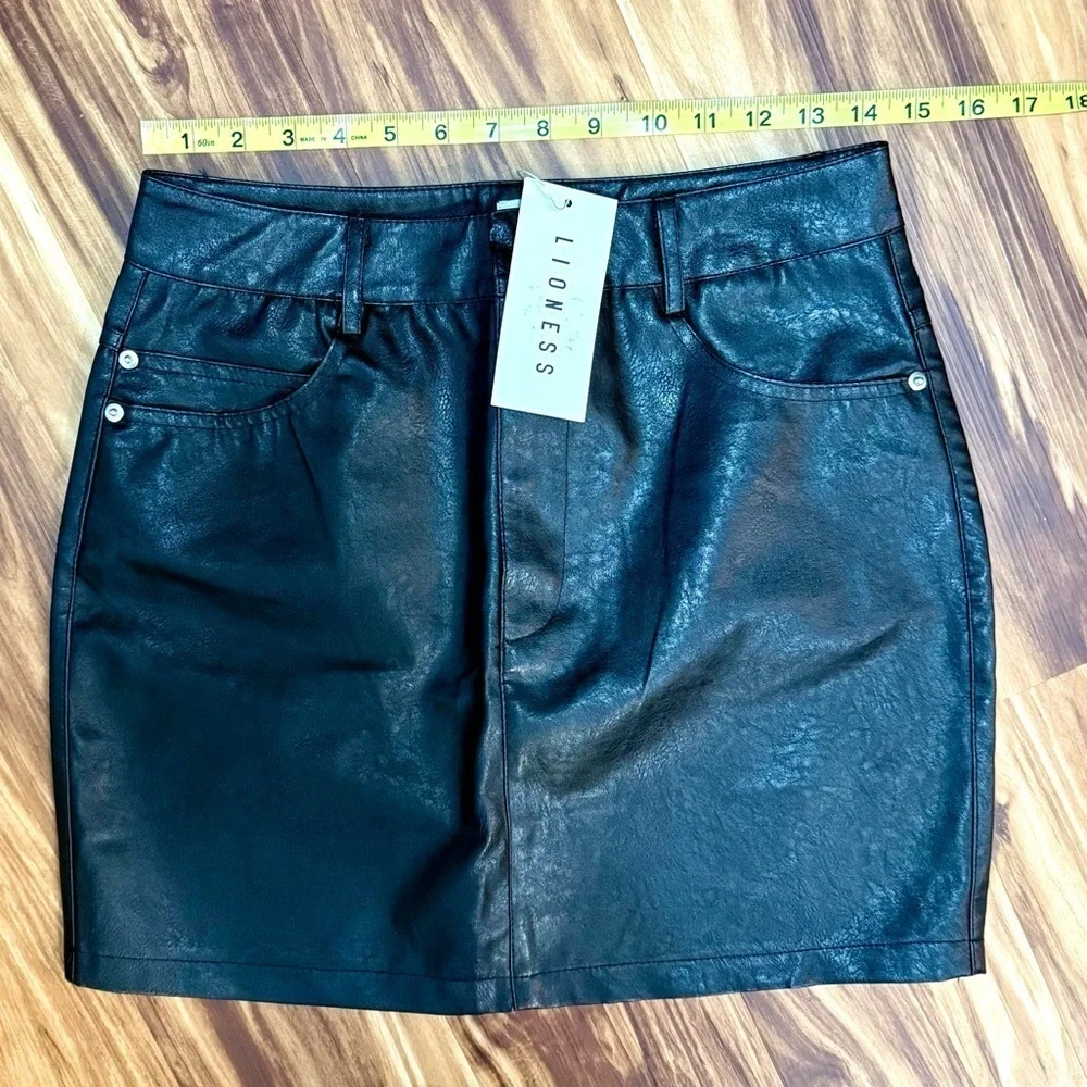 New Lioness Mini Skirt - Picture 5 of 6